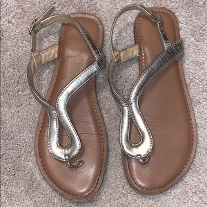 Silver sandals • FREE with bundle of 1+ items